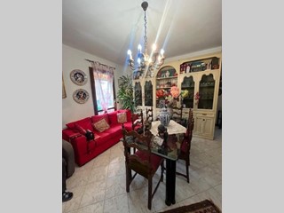 Appartamento in Vendita a Fosdinovo, zona Caniparola, 225'000€, 105 m², arredato