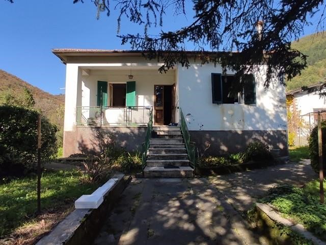 Casa Indipendente in Vendita a Minucciano, 129'000€, 160 m², arredato, con Box