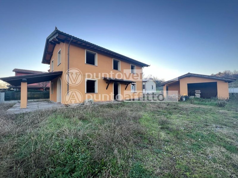 Villa in Vendita a Porcari, 350'000€, 210 m², con Box