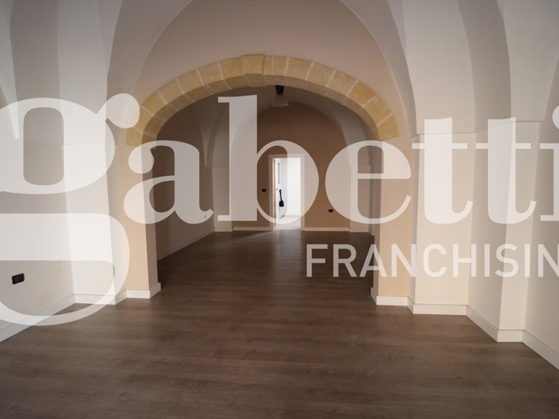 Negozio in Affitto a Manduria, 500€, 60 m²