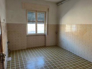 Trilocale in Vendita a Sezze, 85'000€, 90 m²