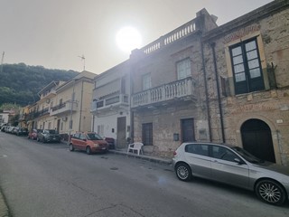 Casa Indipendente in Vendita a Mazzarrà Sant'Andrea, 50'000€, 184 m²