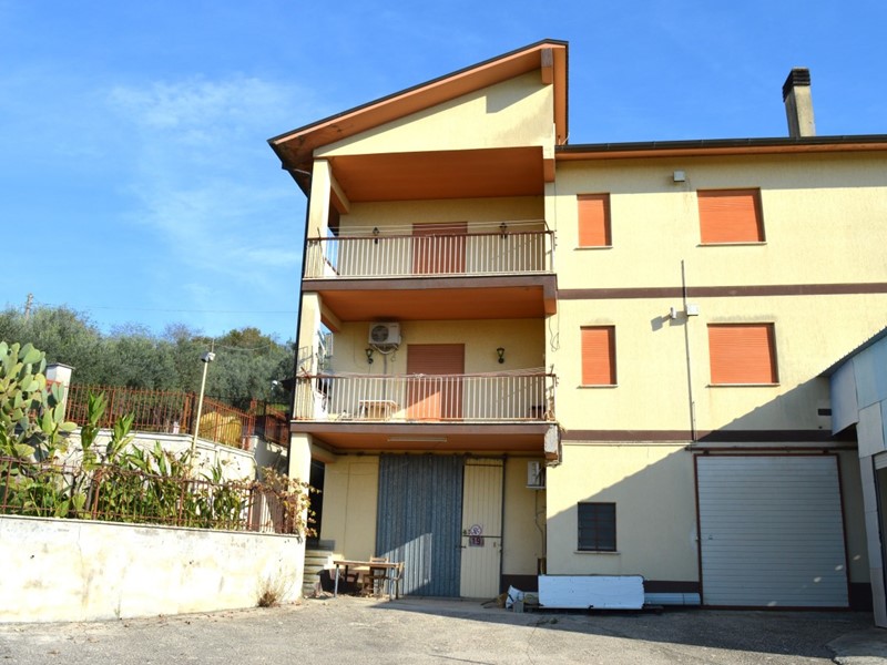 Casa Indipendente in Vendita a Paliano, 150'000€, 435 m²