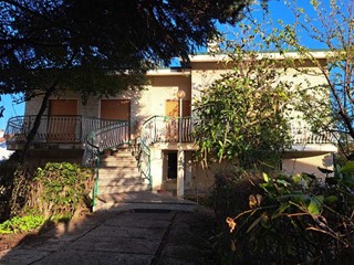 Casa Indipendente in Vendita a Lanciano, 200'000€, 350 m², con Box