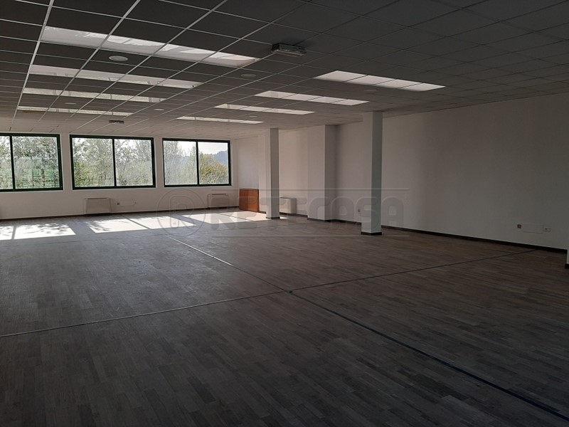 Ufficio in Affitto a Vicenza, 1'900€, 225 m²