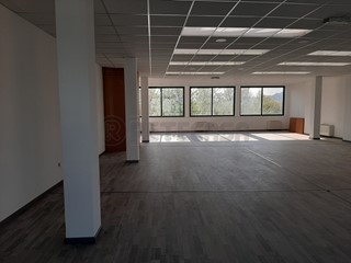 Ufficio in Affitto a Vicenza, 1'900€, 225 m²