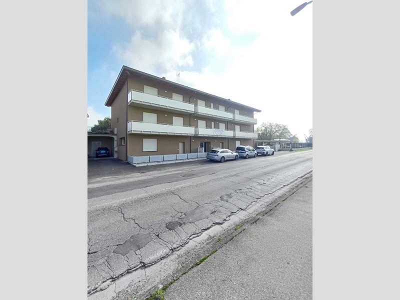 Bilocale in Vendita a Montechiarugolo, zona Basilicanova, 130'000€, 65 m²