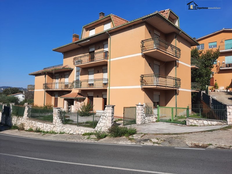 Quadrilocale in Vendita a Forano, 69'000&euro;, 130 m²