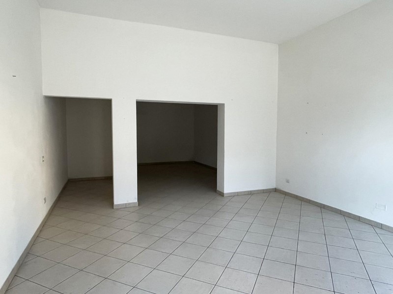 Immobile commerciale in Affitto a San Miniato, zona Ponte a Egola, 300€, 50 m²
