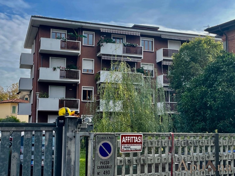 Box in Affitto a Massa, 200€, 25 m², con Box