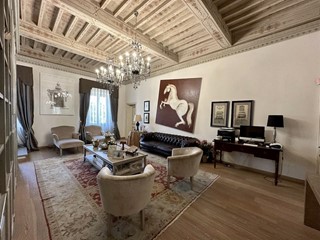 Villa in Vendita a Cascina, 740'000€, 360 m²