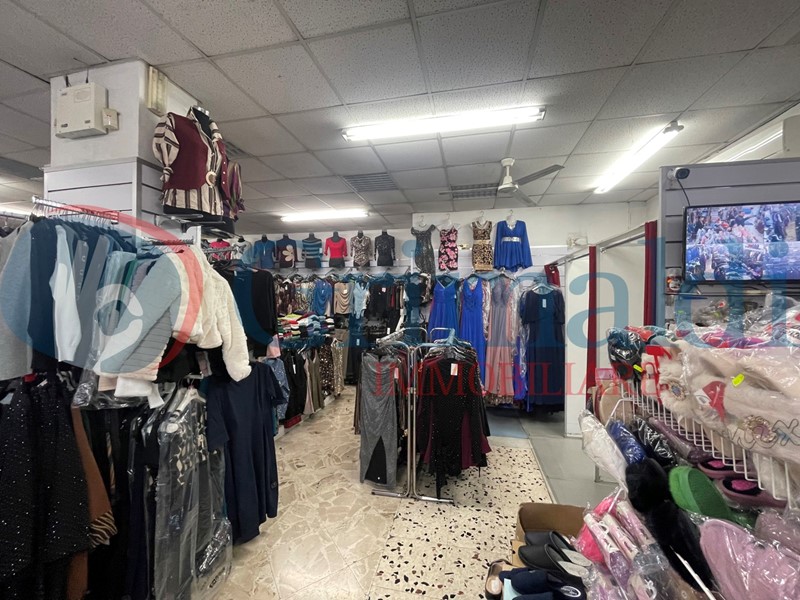 Negozio in Vendita a Messina, 690'000€, 790 m²