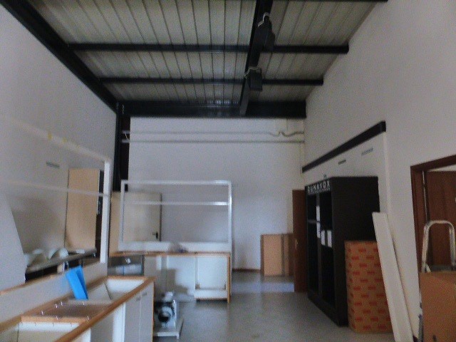 Capannone in Vendita a Villorba, 480'000€, 1200 m²