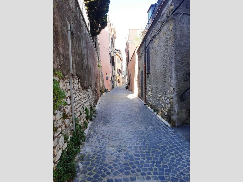 Bilocale in Vendita a Tivoli, 68'000&euro;, 37 m², arredato