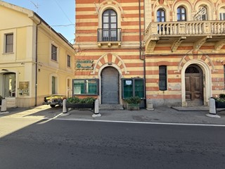 Immobile commerciale in Affitto a Catanzaro, zona Catanzaro Lido, 1'500&euro;, 110 m²