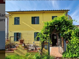 Quadrilocale in Vendita a Ponte Buggianese, zona LOCALITA' VIONE, 129'000€, 85 m²