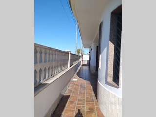 Villa in Vendita a San Donaci, zona Via Donizetti n.26, 320'000€, 240 m²