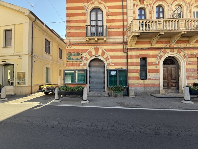 Negozio in Affitto a Catanzaro, zona Catanzaro Lido, 1'500€, 110 m²
