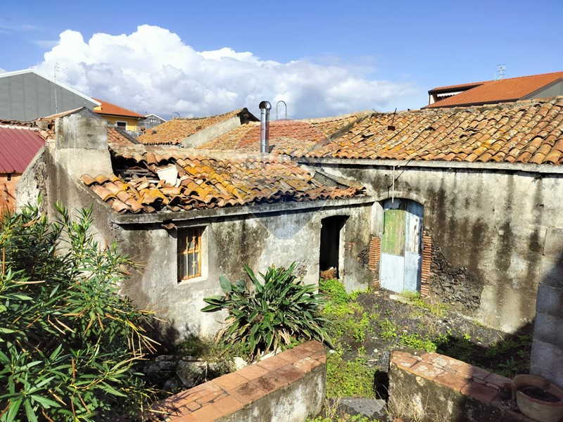 Rustico in Vendita a Acireale, zona Scillichenti, 75'000€, 120 m²