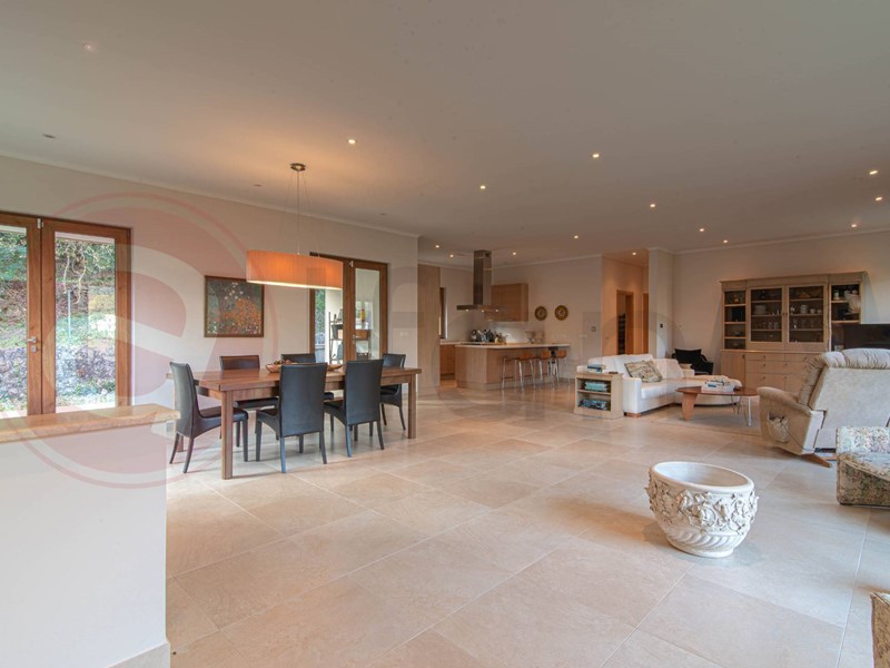 Villa in Vendita a Campodimele, 260'000€, 198 m²