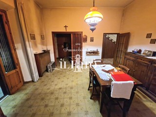 Casa Indipendente in Vendita a Campi Bisenzio, zona Capalle, 430'000€, 299 m²