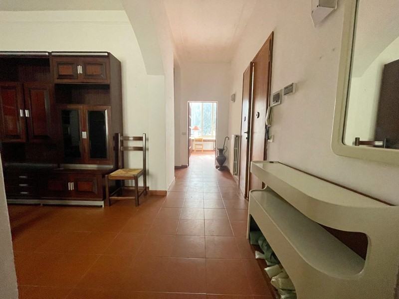 Appartamento in Vendita a Poggibonsi, 195'000€, 147 m², arredato