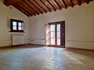 Bilocale in Vendita a San Giuliano Terme, zona Asciano, 175'000€, 70 m²