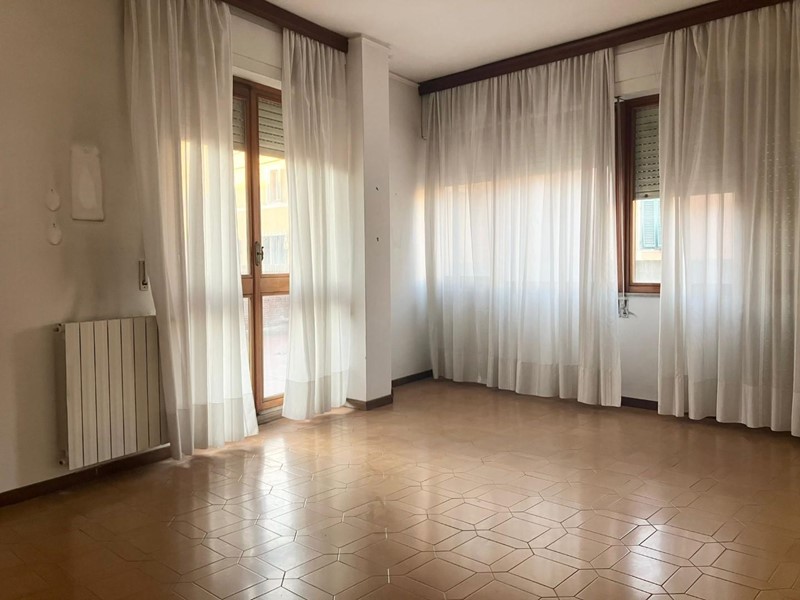 Appartamento in Vendita a Carrara, 227'000€, 140 m²
