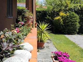 Appartamento in Affitto a Forte dei Marmi, zona Vittoria Apuana, 24'000€, 100 m², arredato