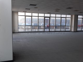 Immobile commerciale in Affitto a Vicenza, 4'500€, 750 m²