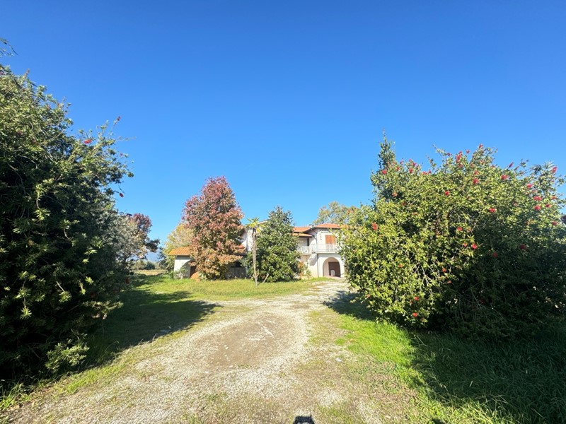 Casa Indipendente in Vendita a Pietrasanta, 1'100'000€, 400 m²