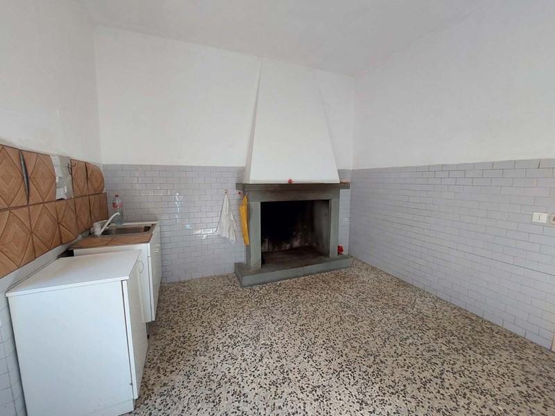 Trilocale in Vendita a San Godenzo, 90'000€, 100 m², con Box