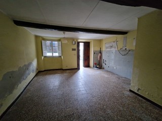 Casa Semi Indipendente in Vendita a Lucca, zona Maggiano, 70'000€, 70 m²