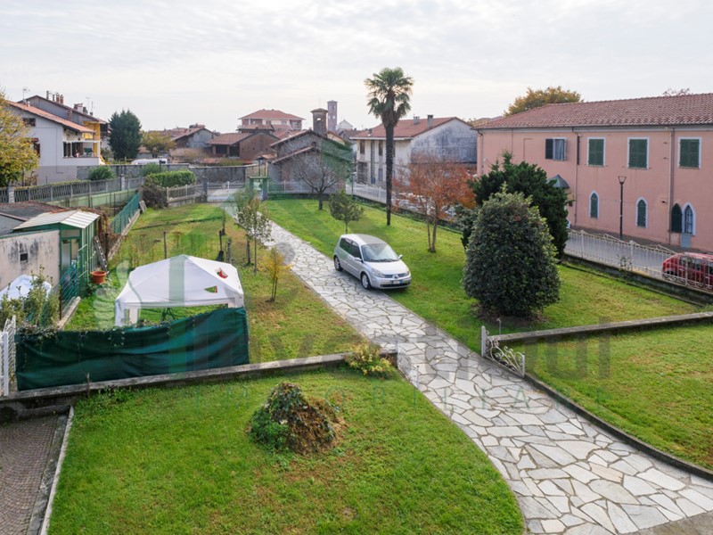 Trilocale in Vendita a Nole, 99'000€, 79 m², con Box