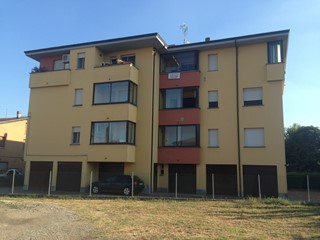 Trilocale in Vendita a Crevalcore, 109'000€, 80 m², con Box