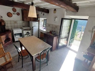 Rustico in Vendita a Londa, zona Londa, 70'000€, 70 m²