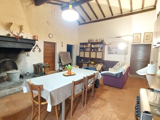 Rustico in Vendita a Vicchio, 170'000€, 240 m²