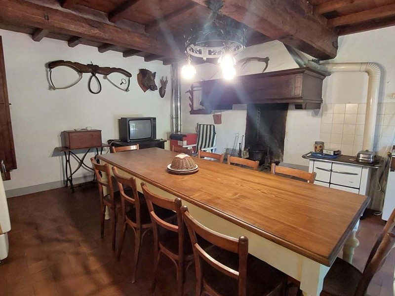 Rustico in Vendita a San Godenzo, zona San Godenzo, 220'000€, 150 m²
