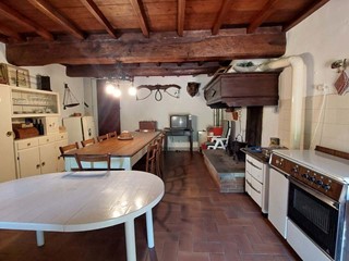 Rustico in Vendita a San Godenzo, zona San Godenzo, 220'000€, 150 m²