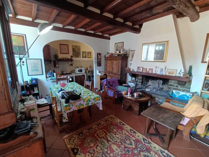 Rustico in Vendita a Dicomano, 580'000€, 250 m²