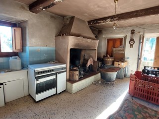 Rustico in Vendita a San Godenzo, zona Casale, 105'000€, 130 m²