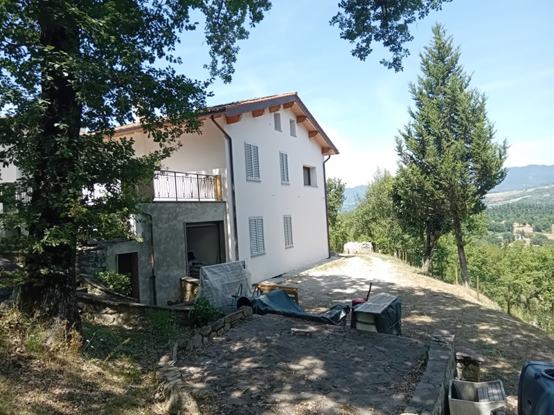 Villa bifamiliare in Vendita a Vicchio, 275'000€, 171 m²