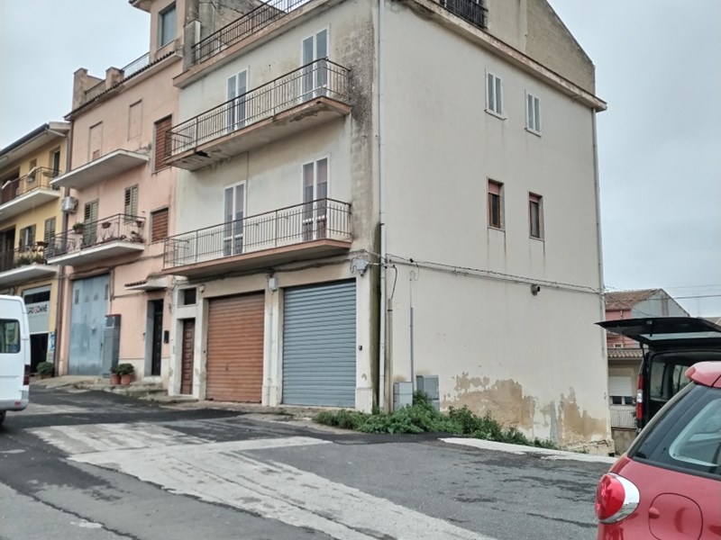 Casa Indipendente in Vendita a Grammichele, zona via Madonna del Piano, 139'000€, 400 m²