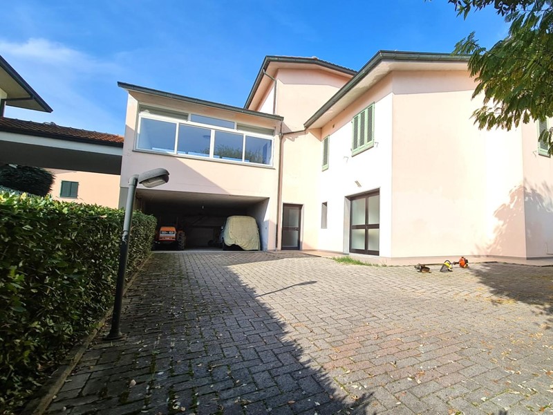 Casa Semi Indipendente in Vendita a Fucecchio, 407'000€, 150 m², con Box