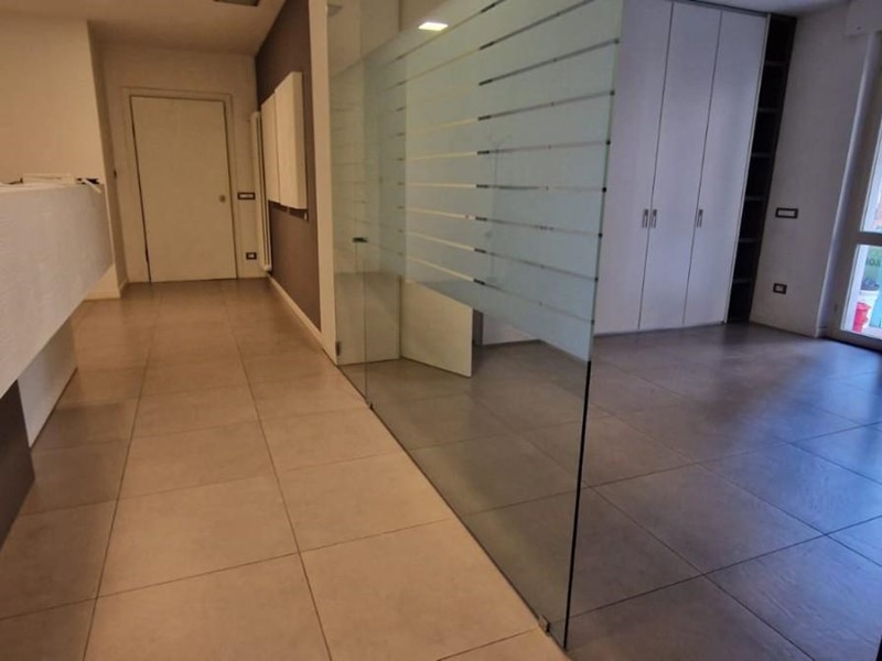 Appartamento in Vendita a Carrara, zona Marina di Carrara, 330'000€, 140 m², arredato