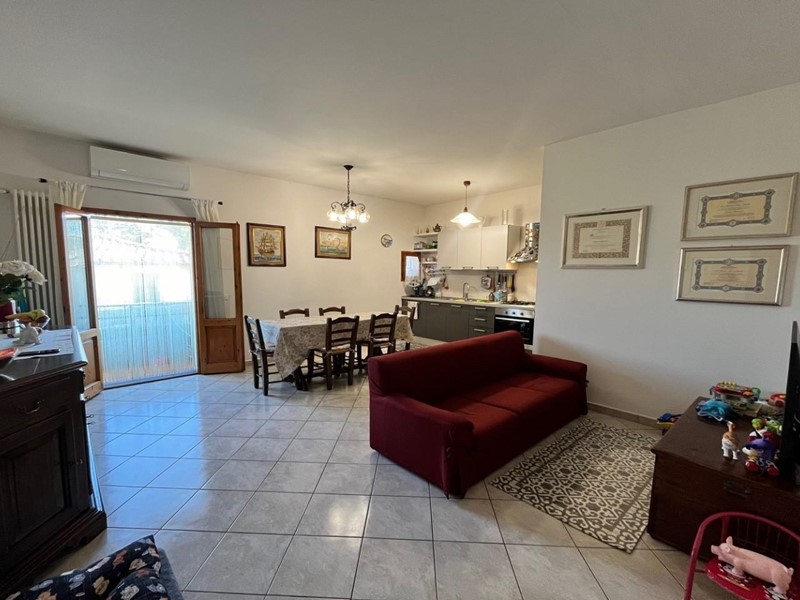 Quadrilocale in Vendita a Certaldo, 139'000€, 90 m², con Box