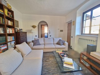 Appartamento in Vendita a Carrara, 219'000€, 120 m²