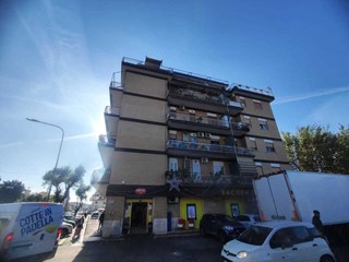 Trilocale in Vendita a Guidonia Montecelio, 169'000€, 100 m², con Box