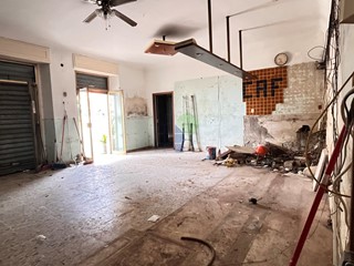 Immobile commerciale in Vendita a Livorno, zona Montenero, 170'000&euro;, 130 m²