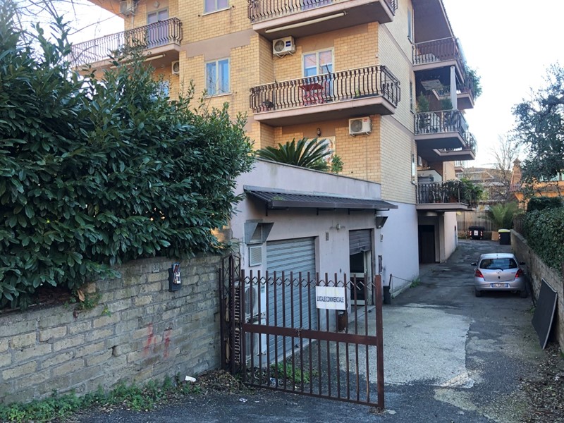 Attività commerciale in Vendita a Monterotondo, 129'000€, 175 m²